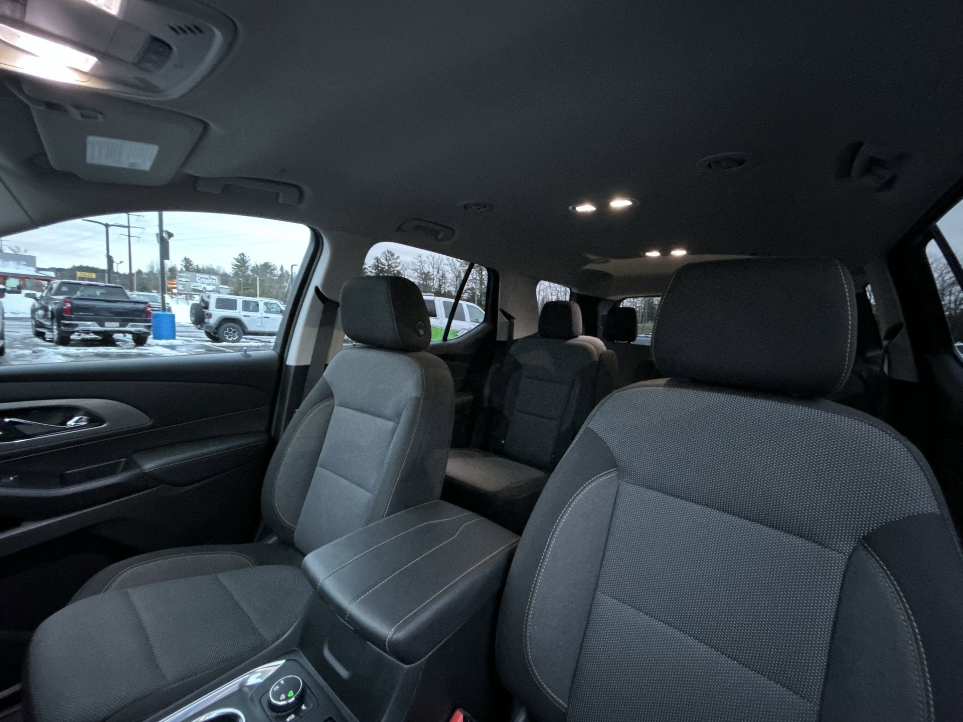 2021 Chevrolet Traverse LT Cloth