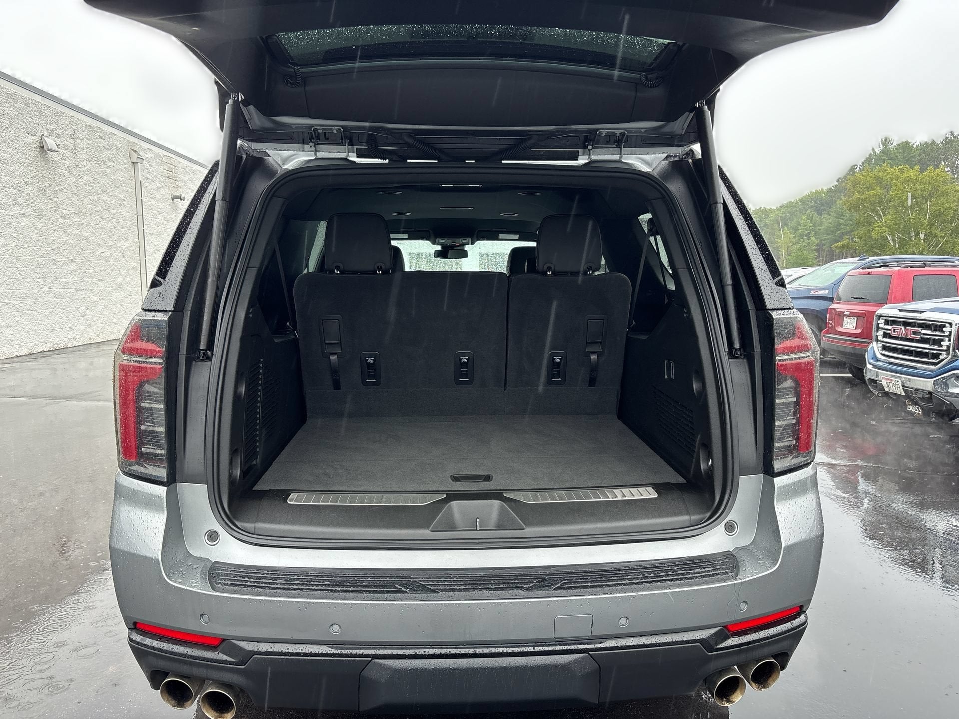 2025 Chevrolet Suburban Z71