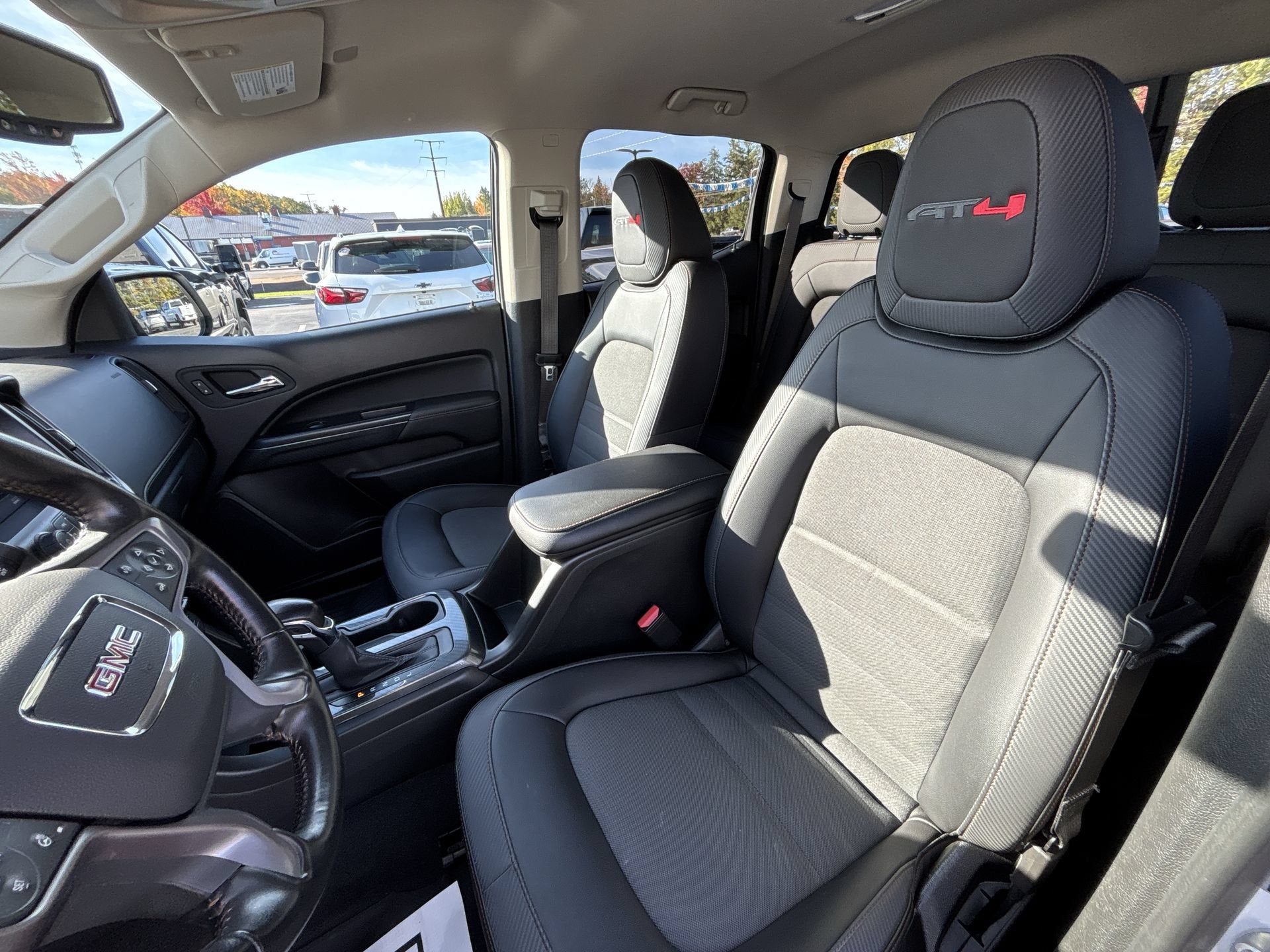 2022 GMC Canyon 4WD AT4 w/Cloth