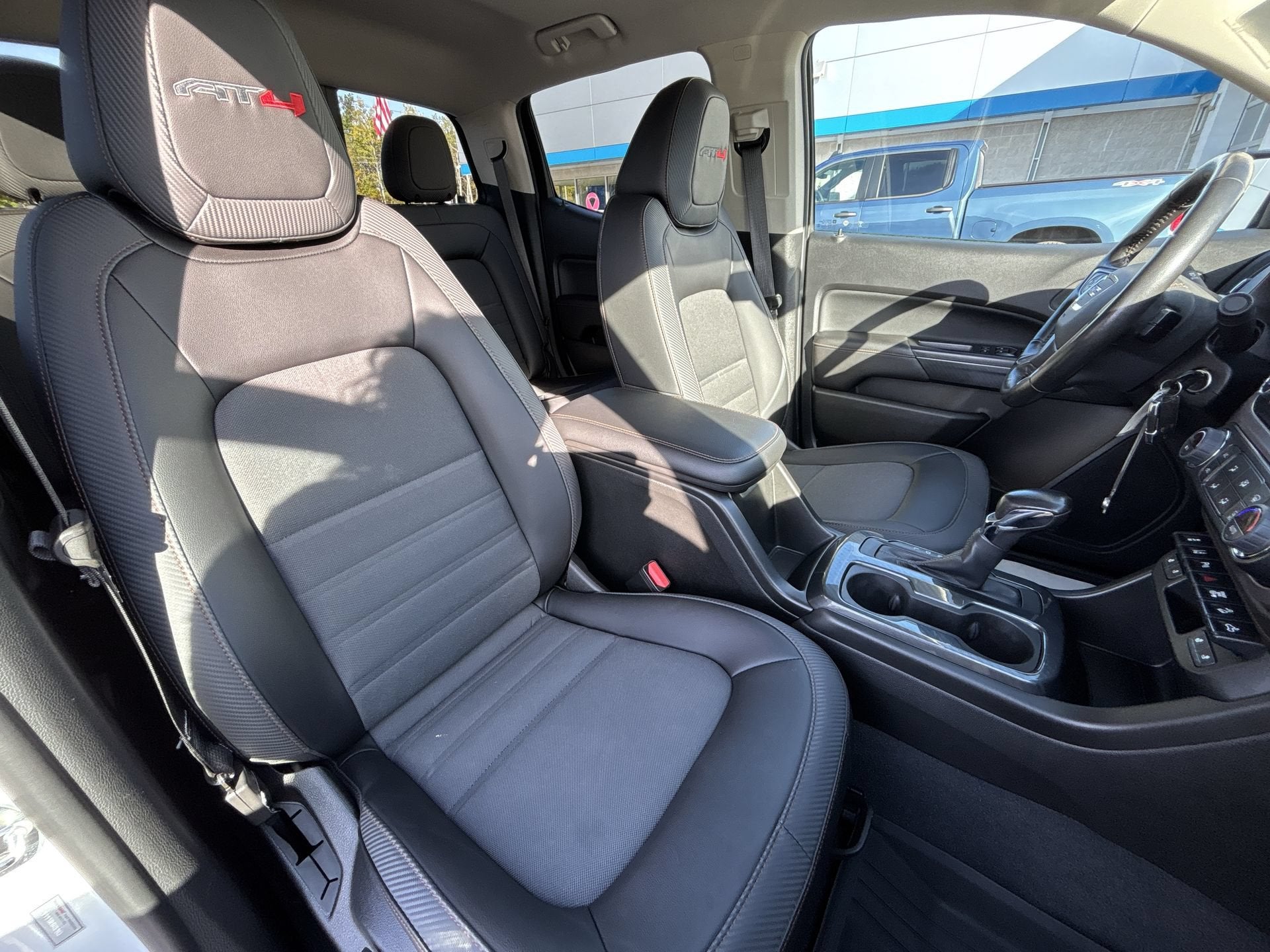 2022 GMC Canyon 4WD AT4 w/Cloth
