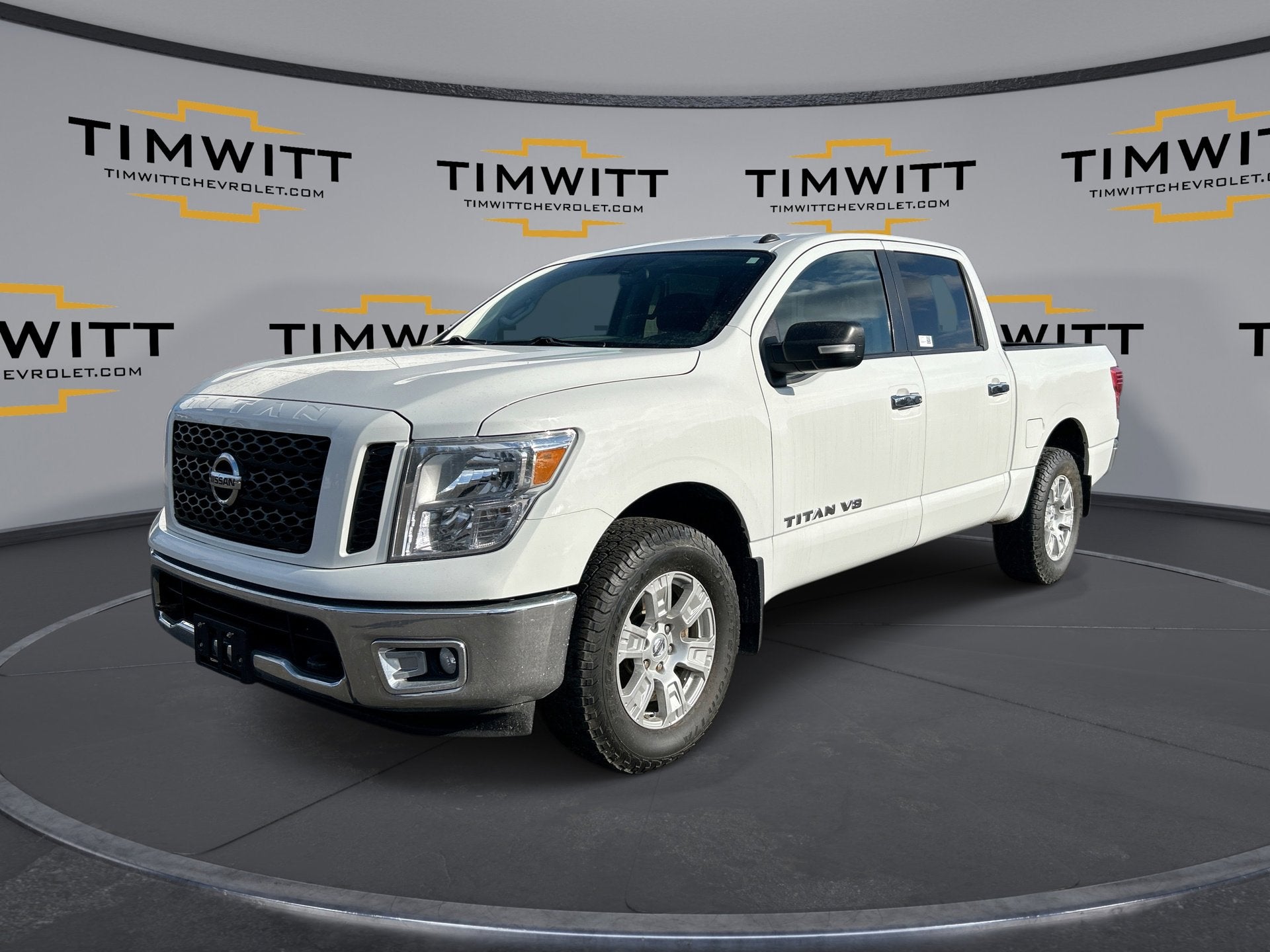2019 Nissan TITAN SV