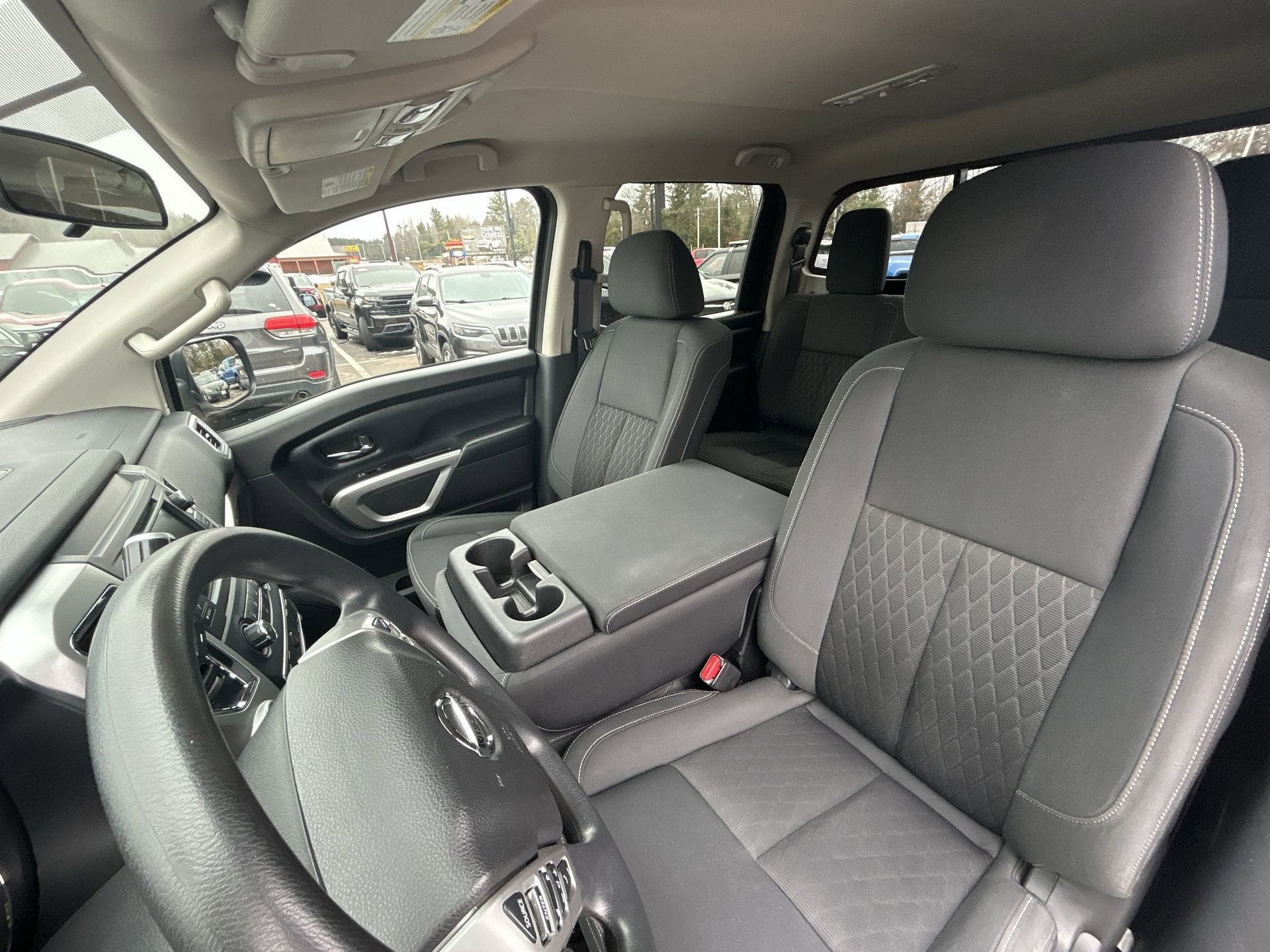 2019 Nissan TITAN SV