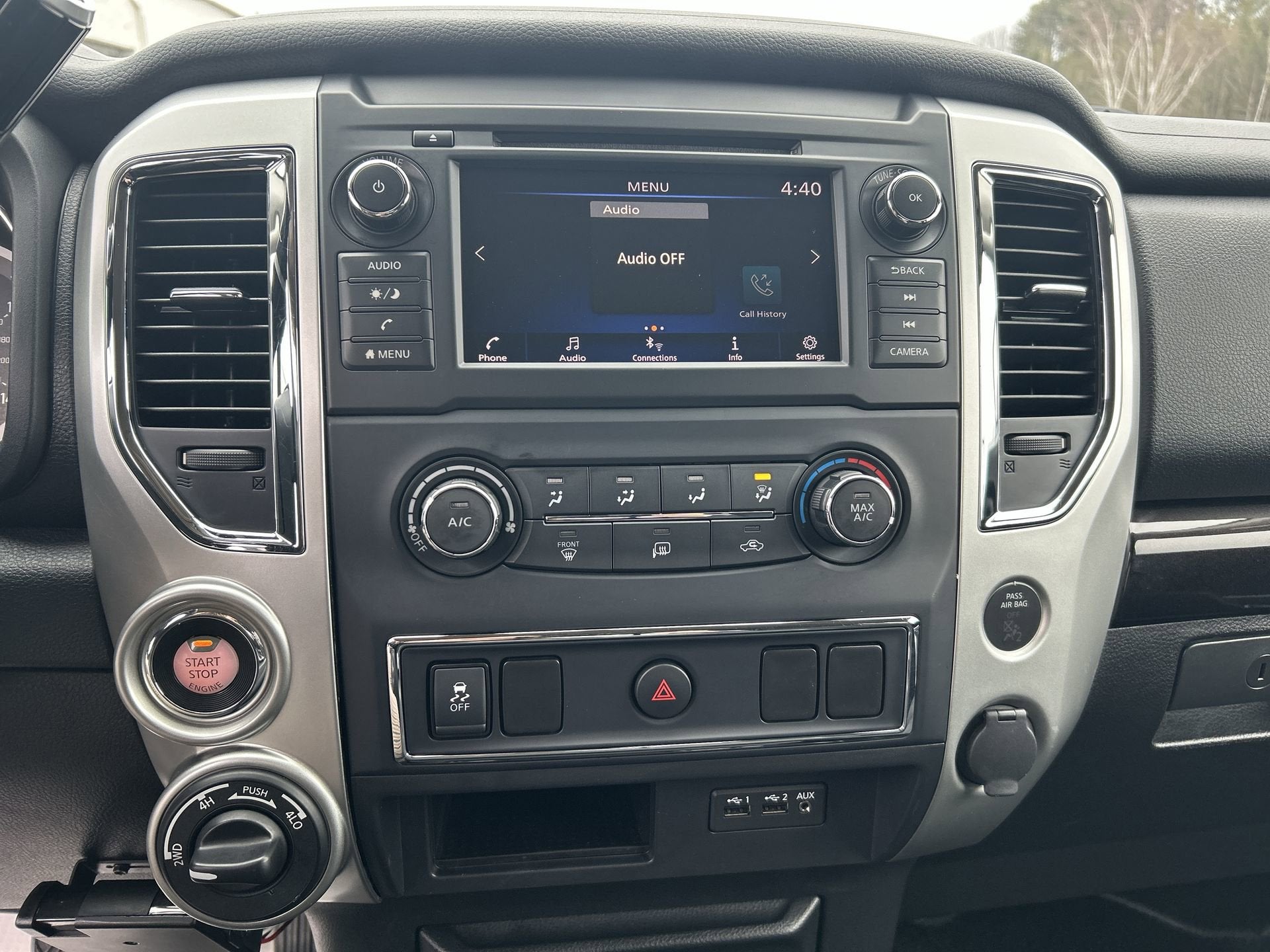 2019 Nissan TITAN SV