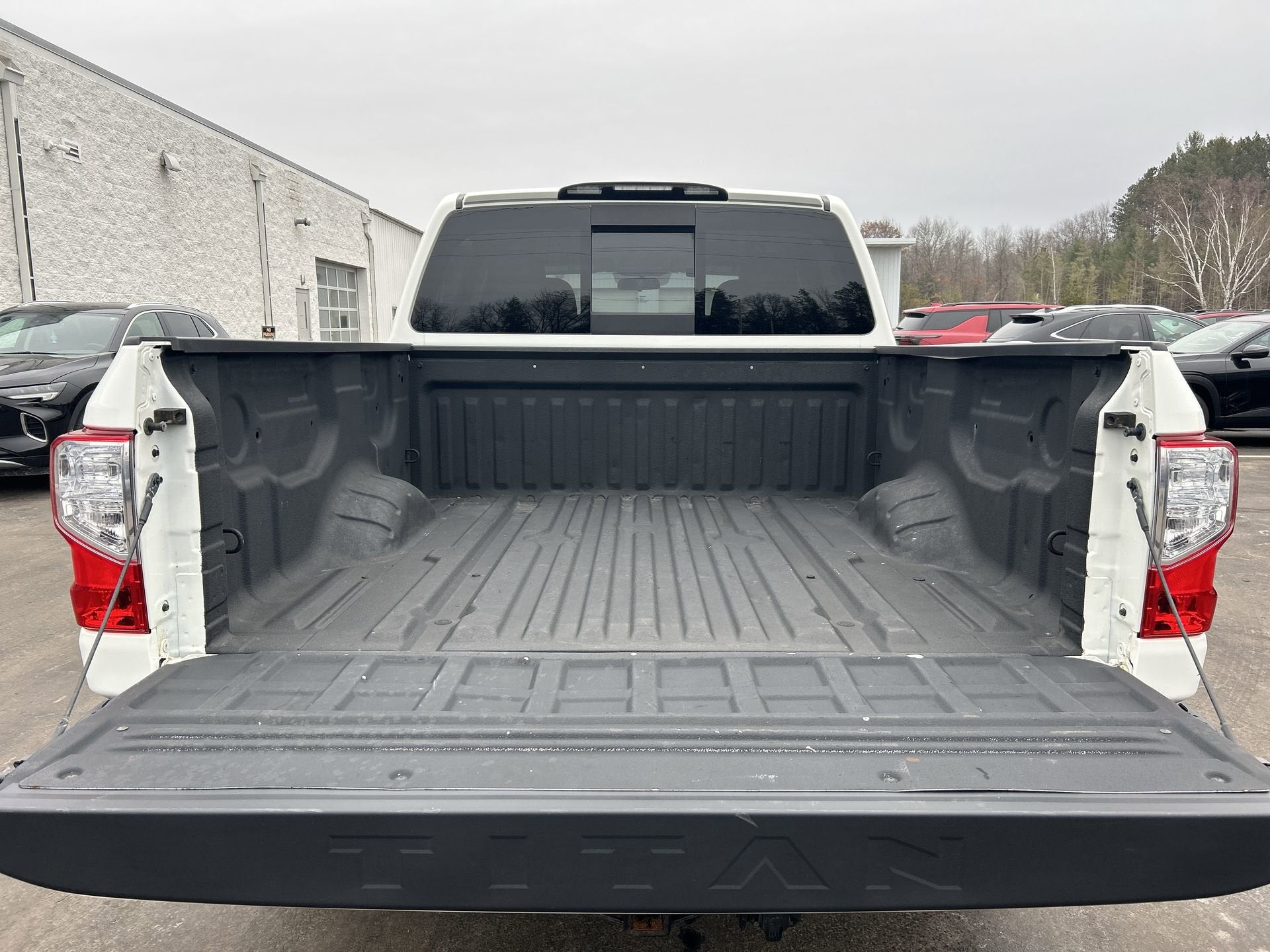 2019 Nissan TITAN SV