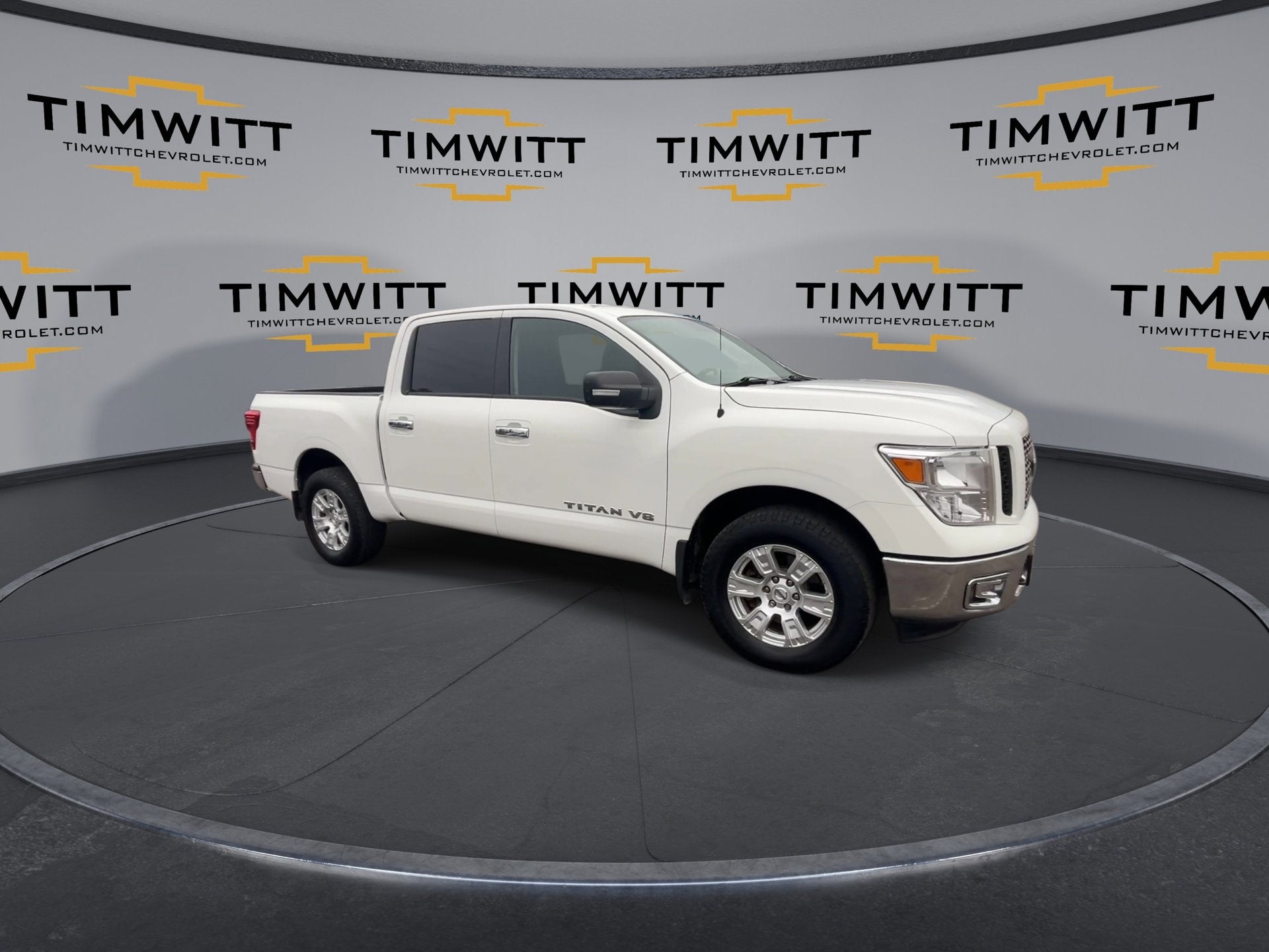 2019 Nissan TITAN SV