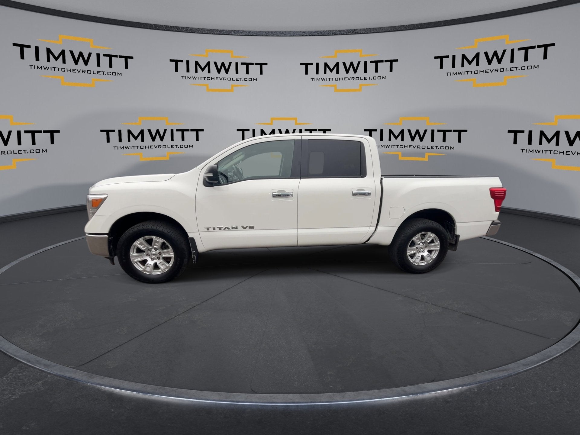 2019 Nissan TITAN SV