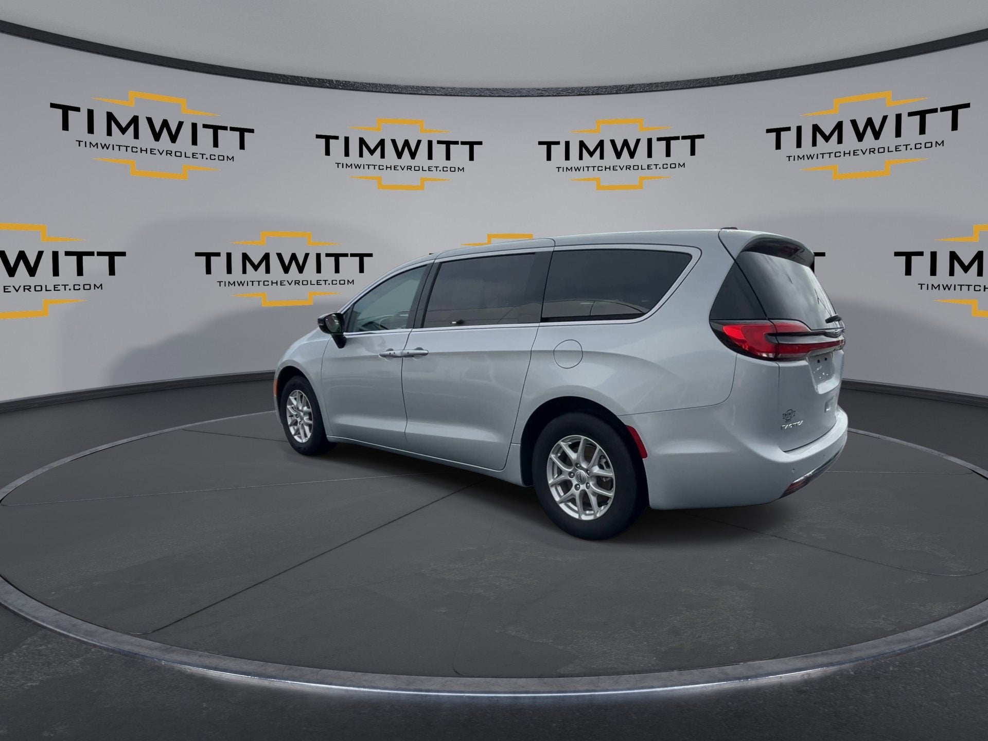 2024 Chrysler Pacifica Touring L