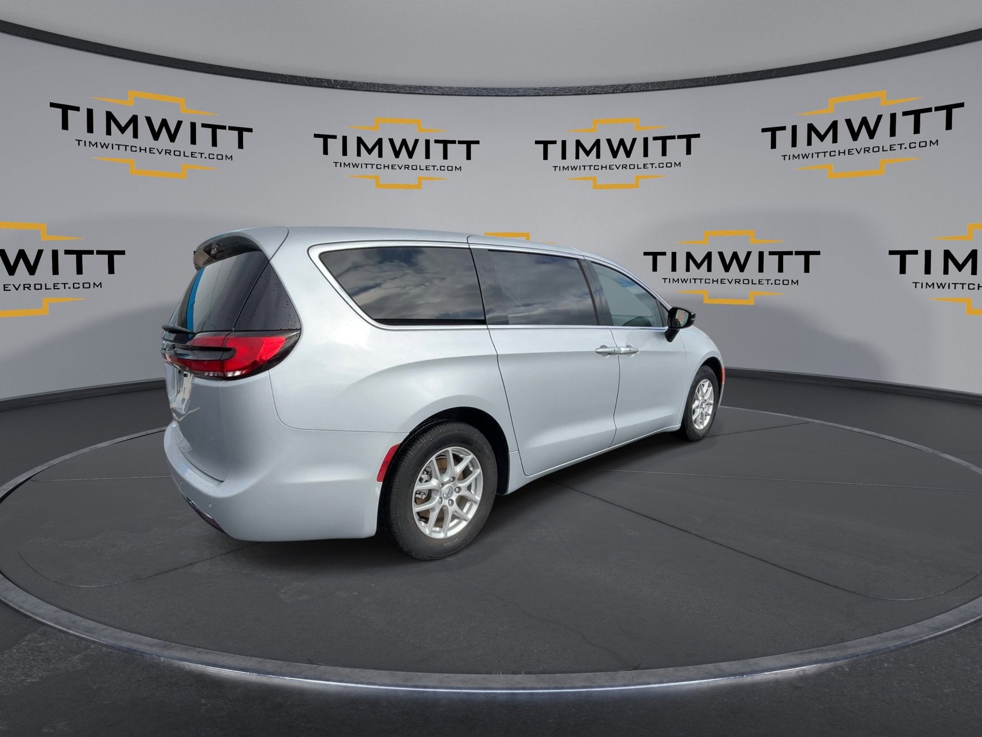 2024 Chrysler Pacifica Touring L