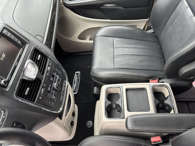 2016 Chrysler Town & Country Touring-L Anniversary Edition