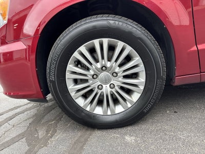 2016 Chrysler Town & Country Touring-L Anniversary Edition