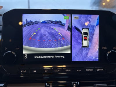 2023 Nissan Pathfinder SL 4WD