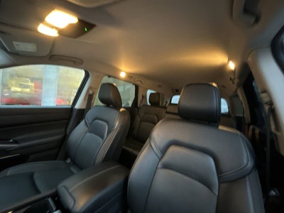 2023 Nissan Pathfinder SL 4WD