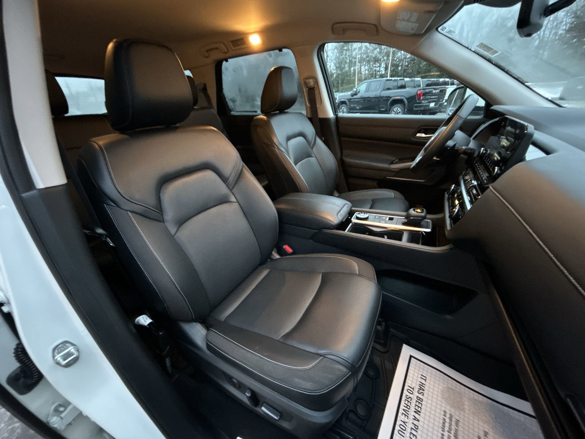 2023 Nissan Pathfinder SL 4WD