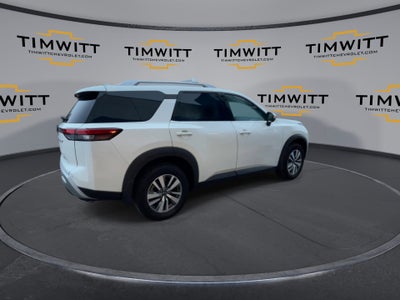 2023 Nissan Pathfinder SL 4WD