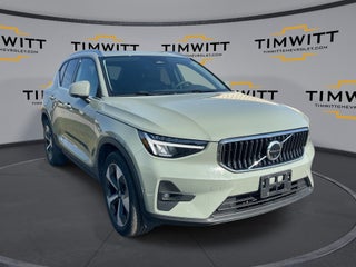 2023 Volvo XC40 B5 Plus Bright Theme